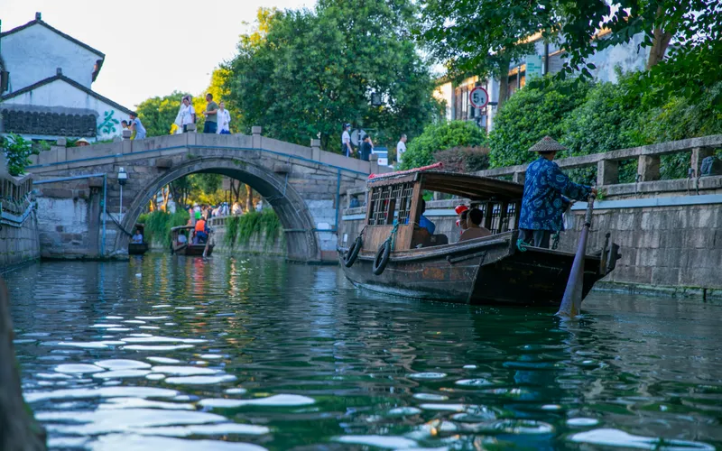 Прогулка по улице Пинцзян-лу и каналу Пинцзян