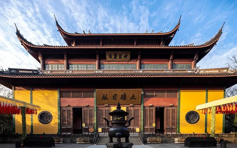 Храм Линъиньсы